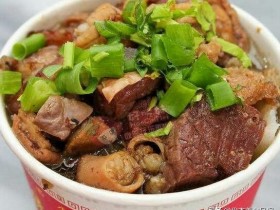 牛杂的做法和配料(牛杂小吃摆摊)