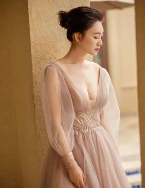 李小冉生宝宝了吗（曾被前任威胁恋爱流产2次）
