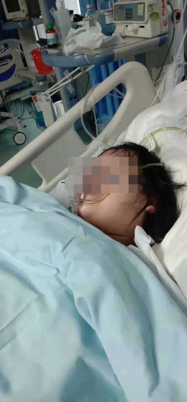 警方通报主播强迫残疾女孩低俗直播(三人依法刑事拘留)
